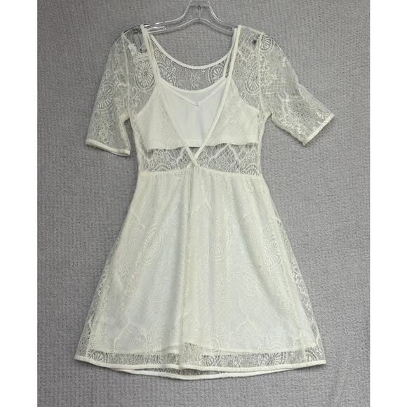Minkpink Women's 1/2 Sleeve White Lace Formal Dress Size XS #64118 - Picture 1 of 3